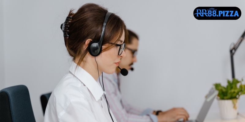 liên hệ rr88 hotline